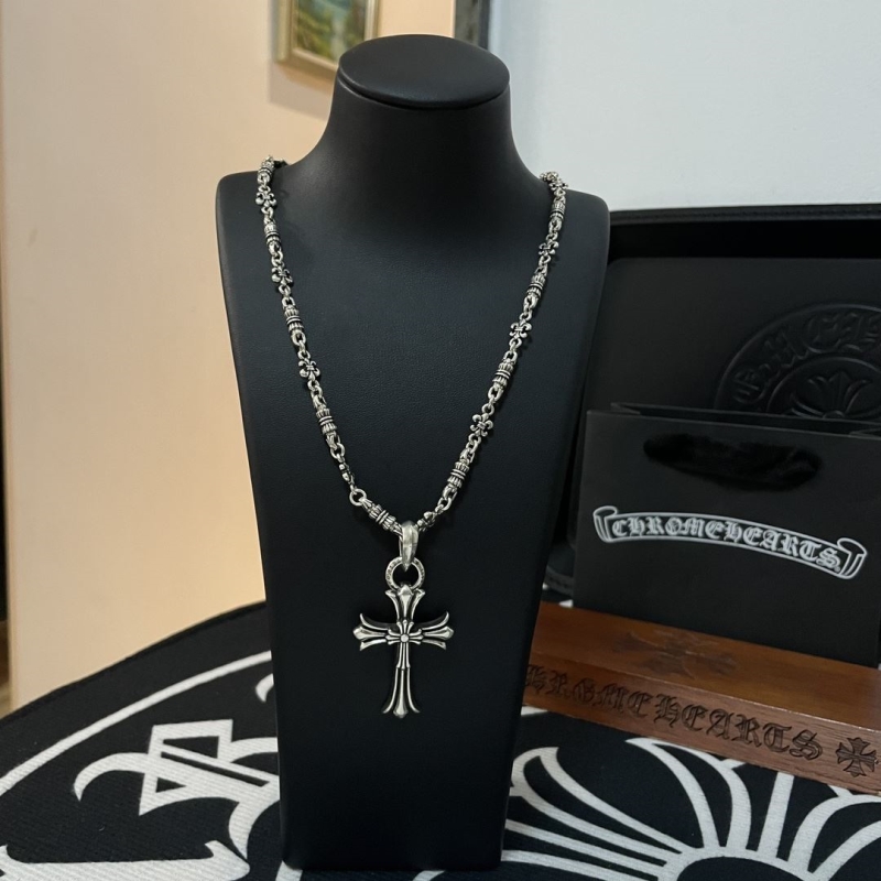 Ch*0me He**ts necklaces